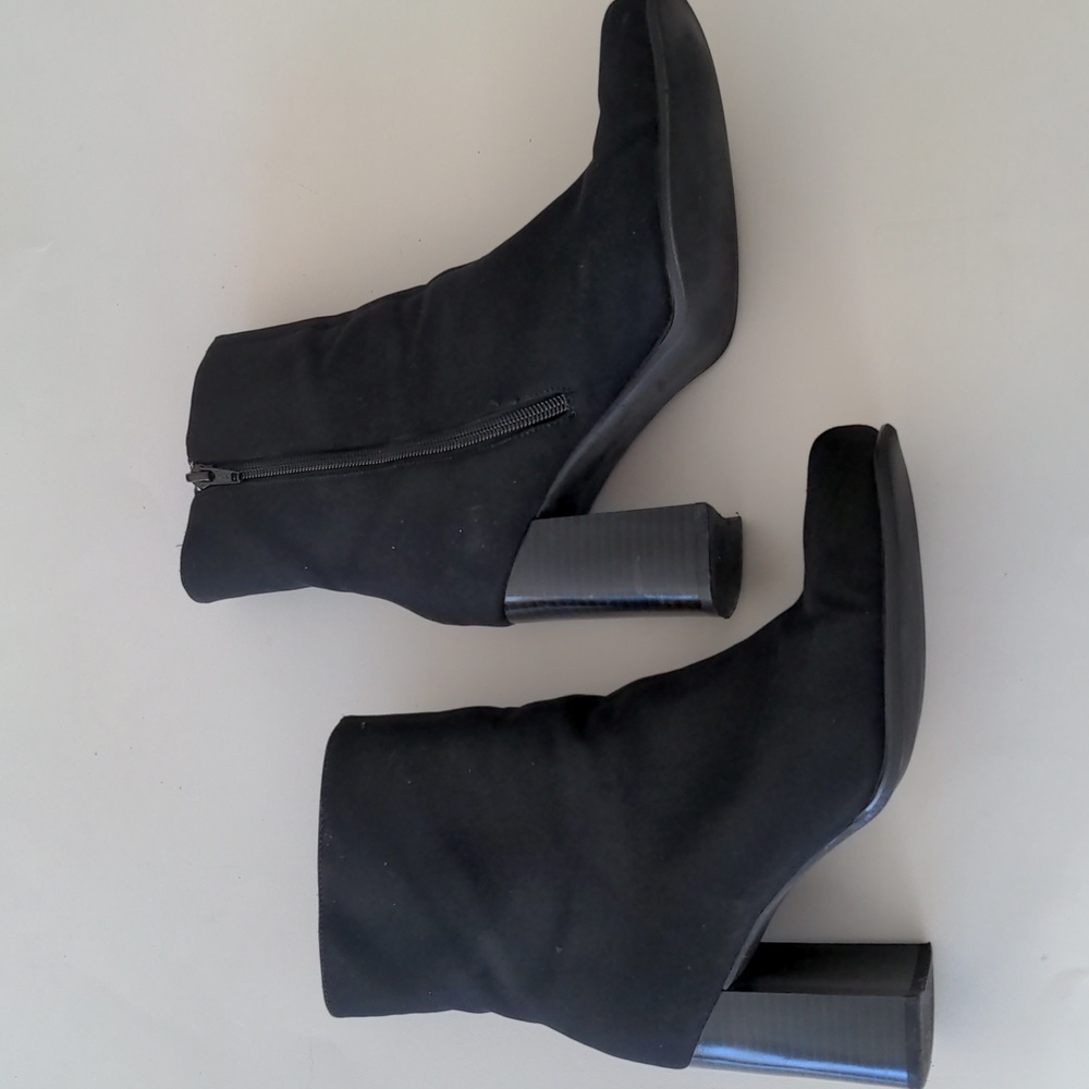 Chilis Turvy Black Boots Size 7.5